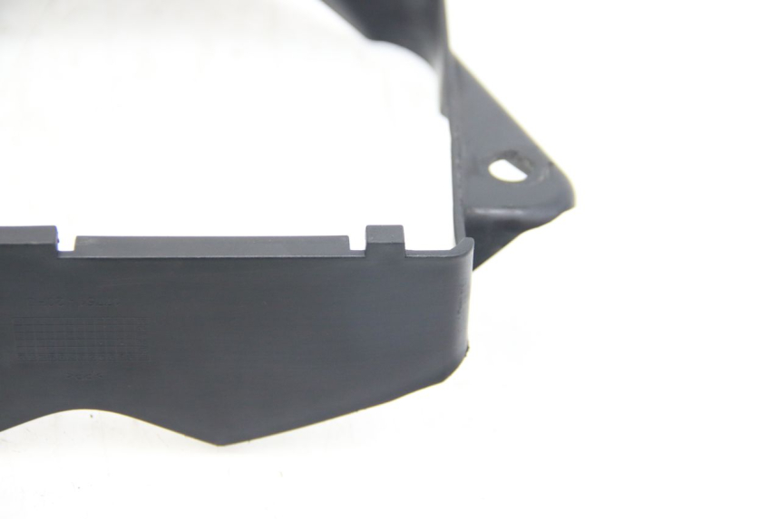 photo de TAPA DEL RADIADOR SUZUKI SIXTEEN 125 (2008 - 2010)
