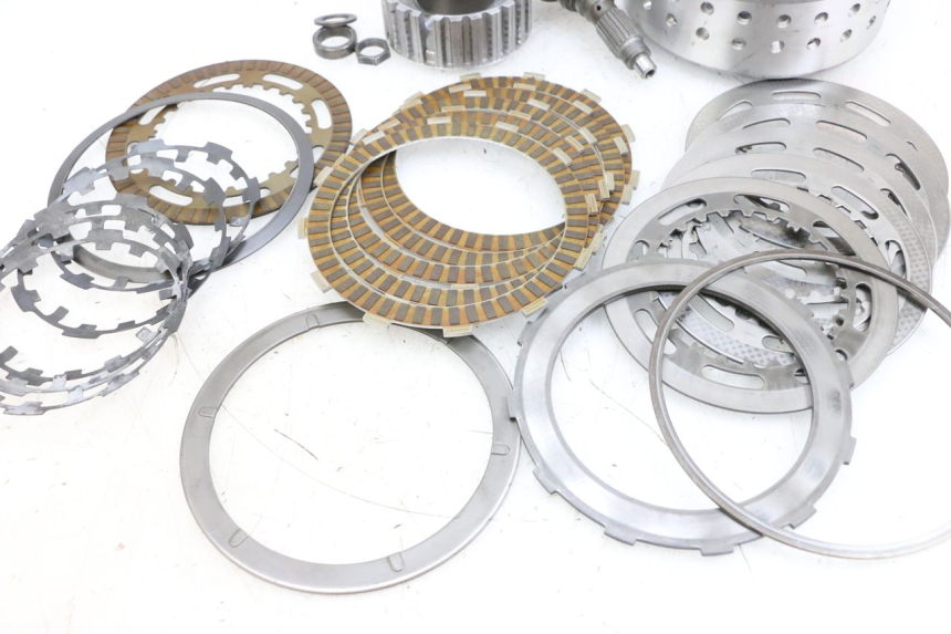 photo de EMBRAGUE SUZUKI BURGMAN EXECUTIVE ABS 650 (2006 - 2012) - Características distintivas