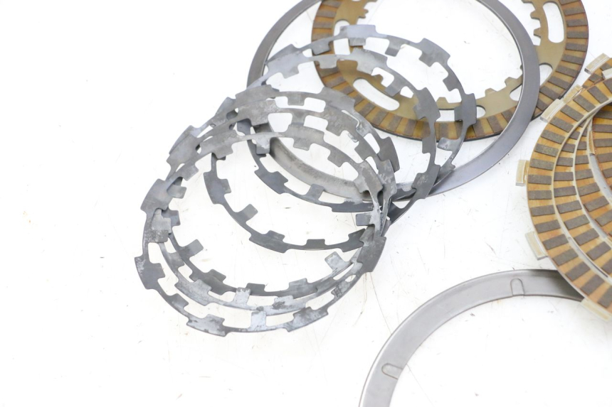 photo de EMBRAGUE SUZUKI BURGMAN EXECUTIVE ABS 650 (2006 - 2012) - Zoom sobre los componentes