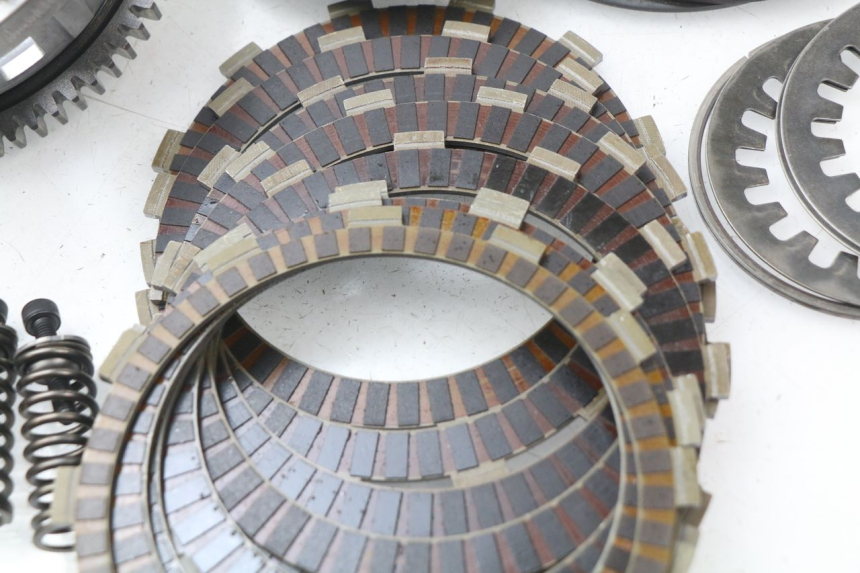 photo de EMBRAGUE SUZUKI GSX-R GSXR K16 1000 (2012 - 2016) - Características distintivas