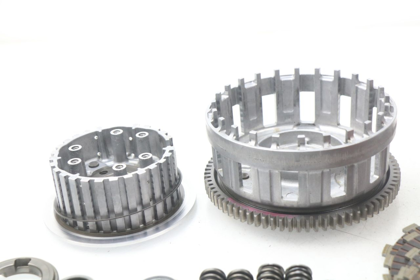 photo de EMBRAGUE SUZUKI GSX-R GSXR K16 1000 (2012 - 2016) - Primer plano técnico