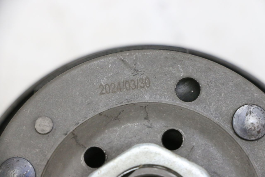 photo de EMBRAGUE PEUGEOT KISBEE 4T 50 (2010 - 2017) - Detalle de la pieza