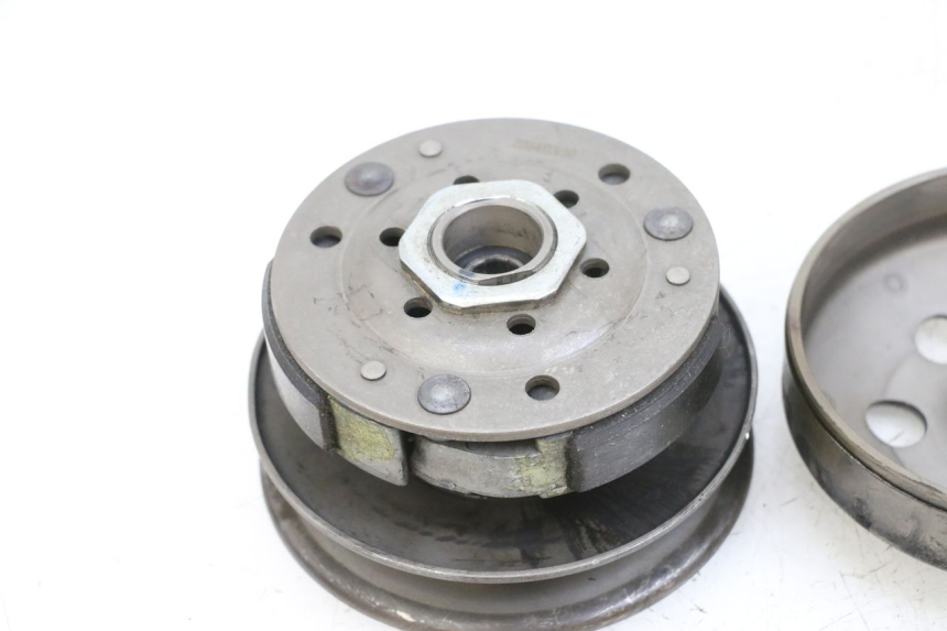 photo de EMBRAGUE PEUGEOT KISBEE 4T 50 (2010 - 2017) - Otra perspectiva