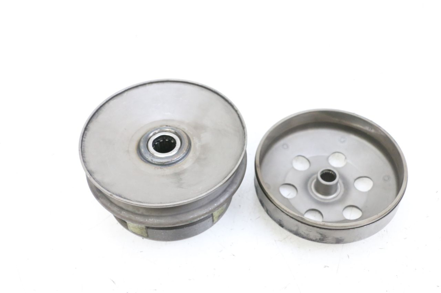 photo de EMBRAGUE PEUGEOT KISBEE 4T 50 (2010 - 2017) - Detalles de los puntos de fijación