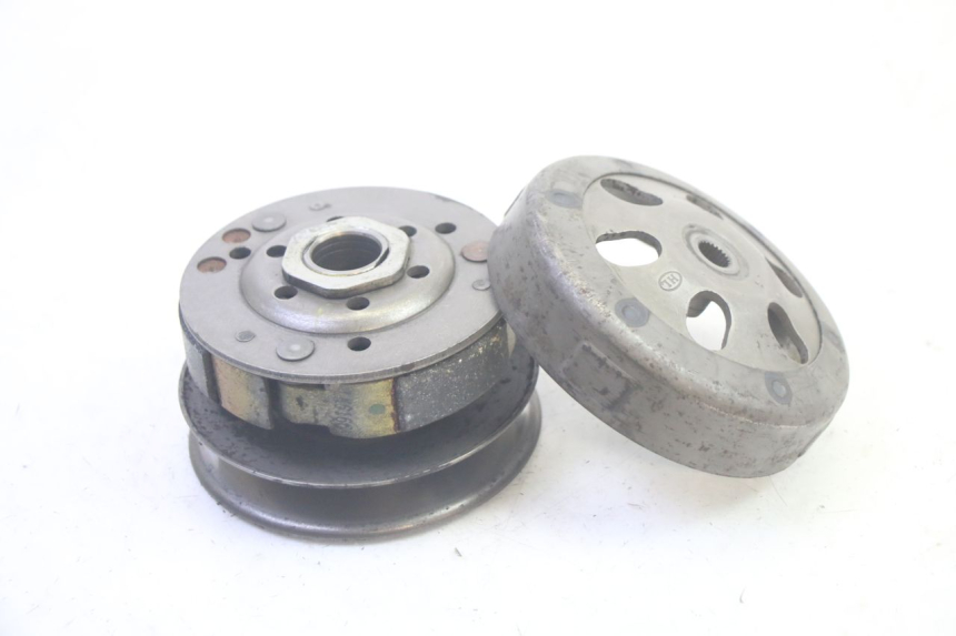 photo de EMBRAGUE PEUGEOT KISBEE 4T 50 (2010 - 2017) - Vista principal