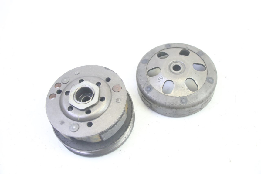 photo de EMBRAGUE PEUGEOT KISBEE 4T 50 (2010 - 2017) - Detalles de los puntos de fijación