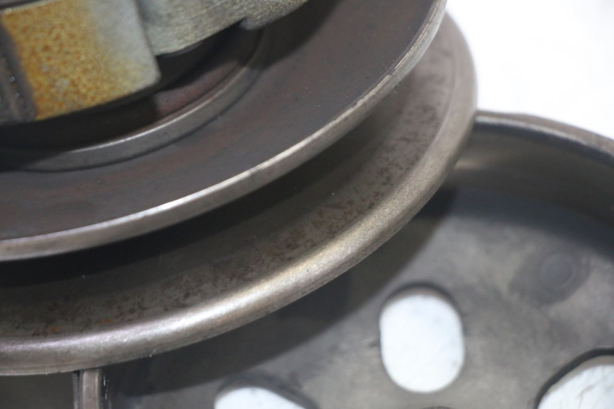 photo de EMBRAGUE SYM ORBIT III 3 4T 50 (2021 - 2025) - Primer plano técnico