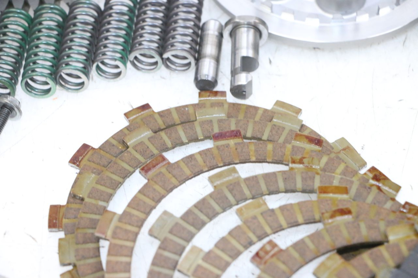 photo de EMBRAGUE YAMAHA TDM ABS 900 (2002 - 2014) - Primer plano técnico