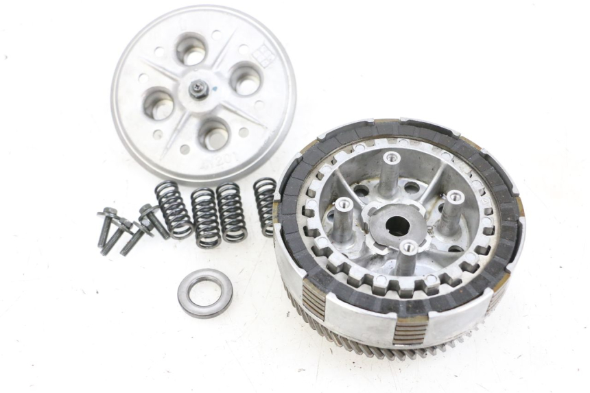 photo de EMBRAGUE YAMAHA TTR 125 (2000 - 2020) - Primer plano técnico