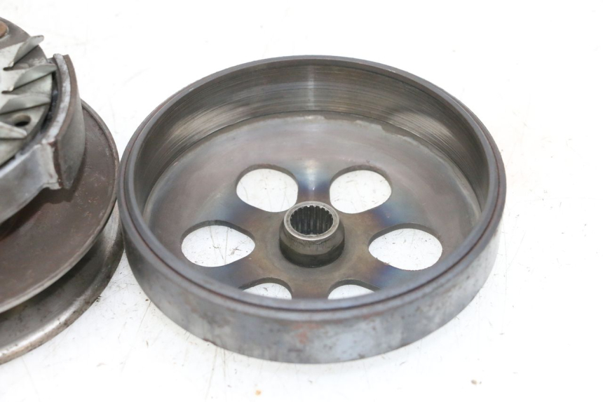 photo de EMBRAGUE PIAGGIO X8 125 (2004 - 2007) - Detalles de los puntos de fijación