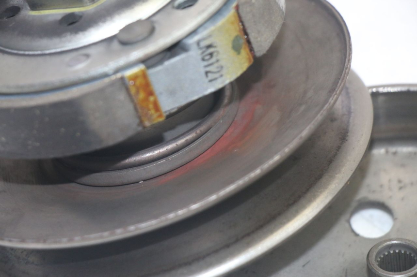 photo de EMBRAGUE PIAGGIO ZIP 4T 50 (2018 - 2020) - Detalles de los puntos de fijación