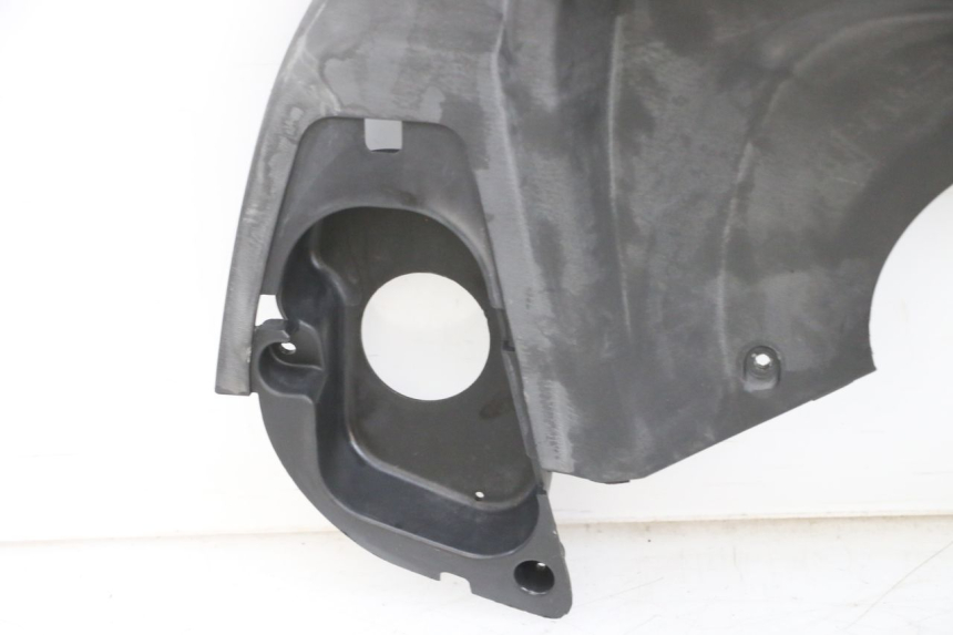 photo de CARENADO VELOCIMETRO SYM GTS EVO 125 (2009 - 2013) - Características distintivas