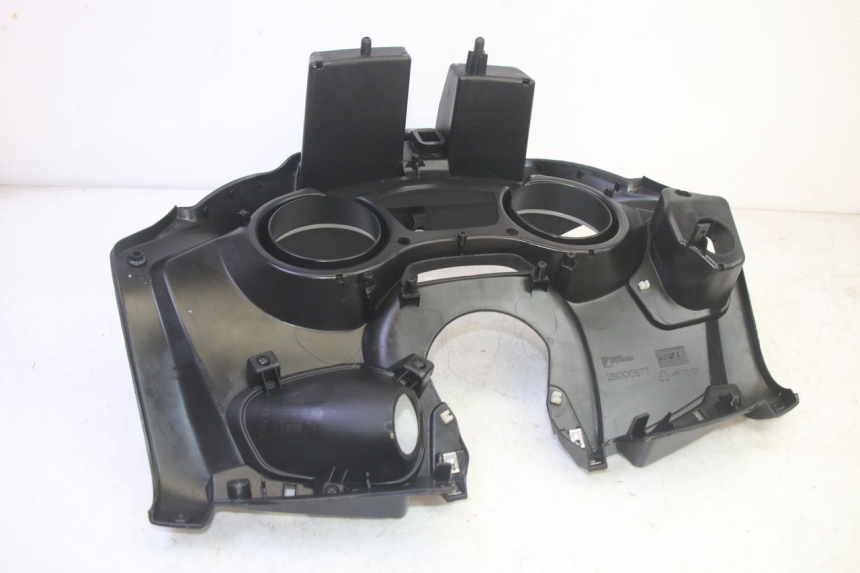 photo de CARENADO VELOCIMETRO PIAGGIO MP3 HPE 350 (2018 - 2020) - Detalles de los puntos de fijación