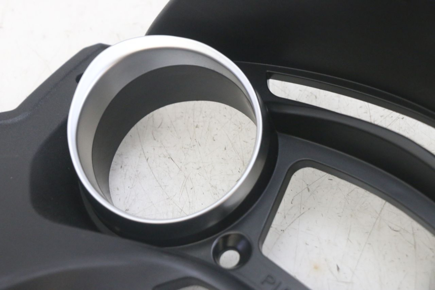 photo de CARENADO VELOCIMETRO PIAGGIO MP3 HPE 300 (2019 - 2026) - Zoom estado de uso