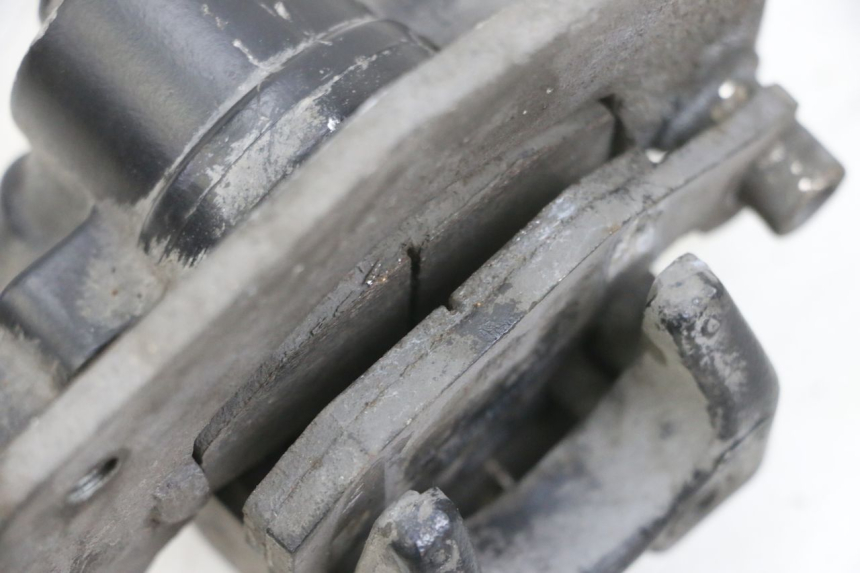 photo de PINZA DE FRENO TRASERA SUZUKI BURGMAN 125 (2007 - 2014) - Primer plano técnico