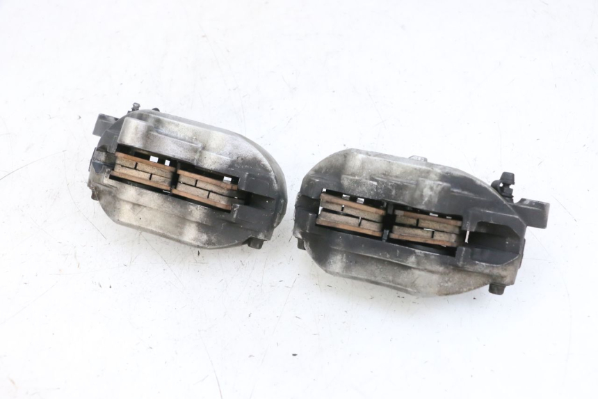 photo de PINZA FRENO DELANTERA YAMAHA FJR ABS 1300 (2006 - 2012) - Primer plano técnico