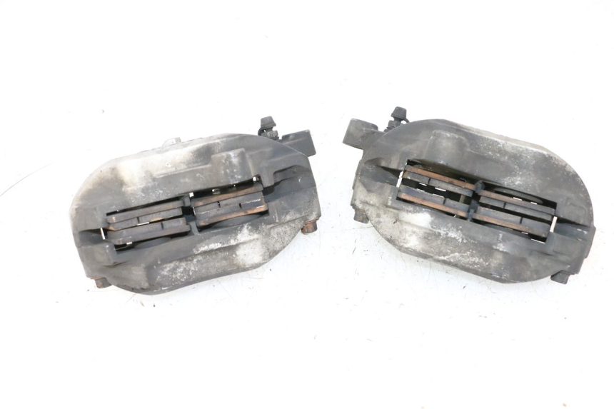 photo de PINZA FRENO DELANTERA YAMAHA FJR ABS 1300 (2006 - 2012) - Primer plano técnico