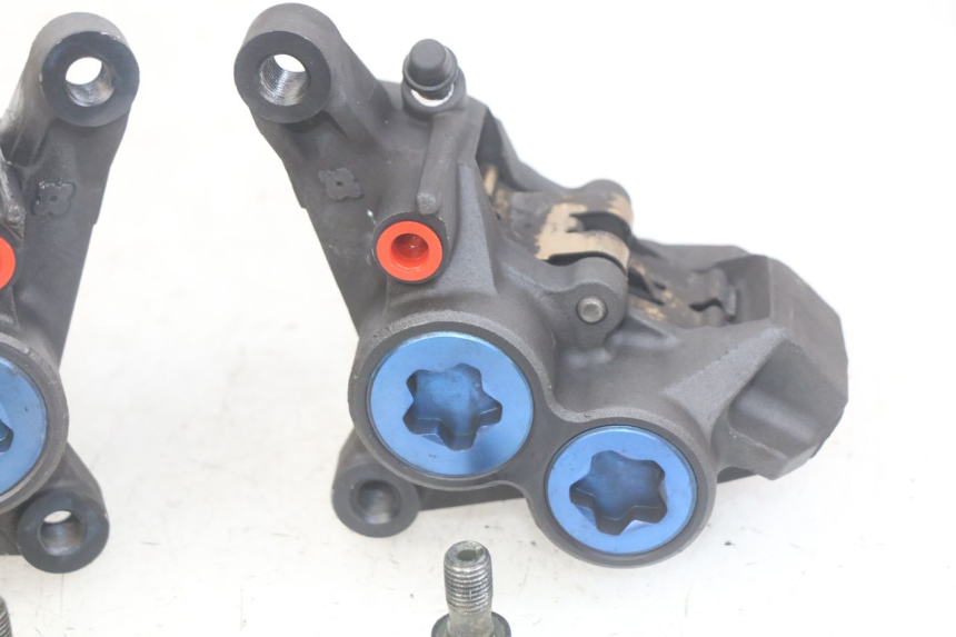 photo de PINZA DE FRENO DELANTERA YAMAHA FZS FAZER 600 (1998 - 2001)
