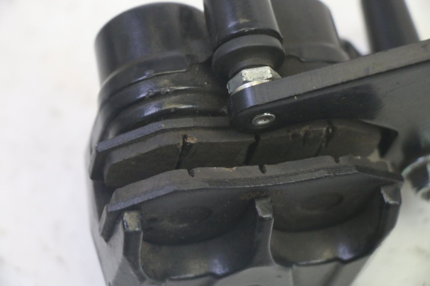 photo de FRENO DELANTERO JM MOTORS SANTANA EVO 50 (2024 - 2026) - Detalles de los puntos de fijación