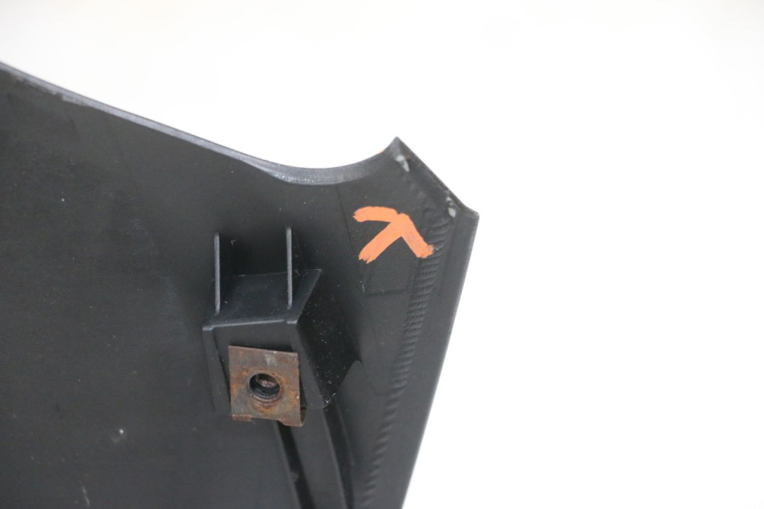 photo de FRENTE. SUZUKI BURGMAN 125 (2007 - 2014) - Zoom sobre los componentes