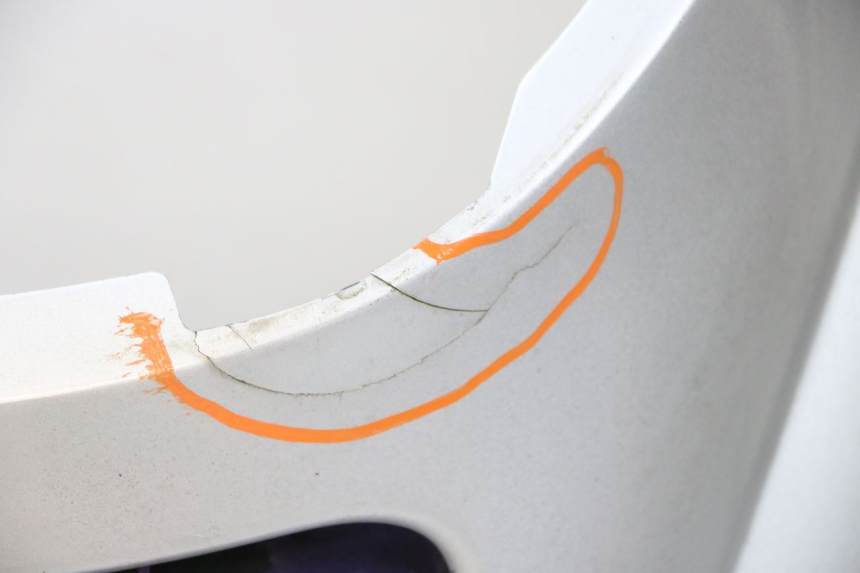 photo de CARENADO FRONTAL PEUGEOT ELYSEO 125 (1999 - 2004) - Enfoque en la estructura