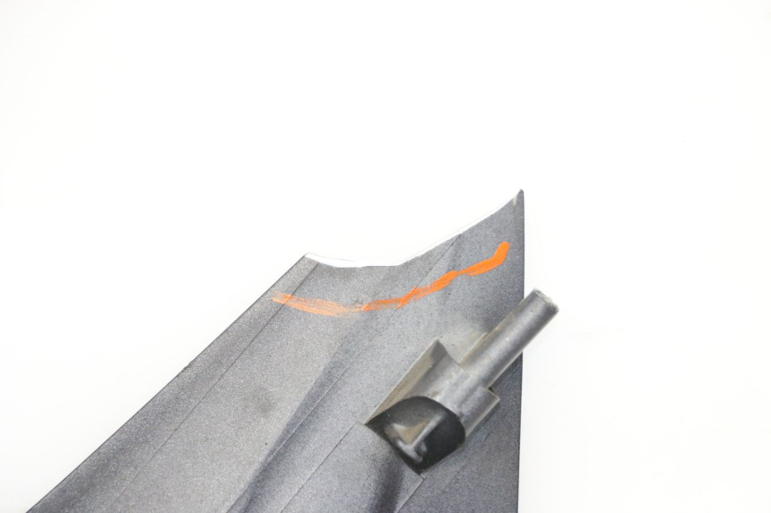 photo de CARENADO FRONTAL KYMCO GRAND DINK 125 (2008 - 2014) - Zoom sobre los componentes