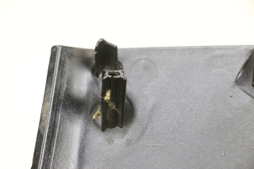 photo de FRENTE INFERIOR PIAGGIO MP3 LT 400 (2007 - 2012) - Zoom estado de uso