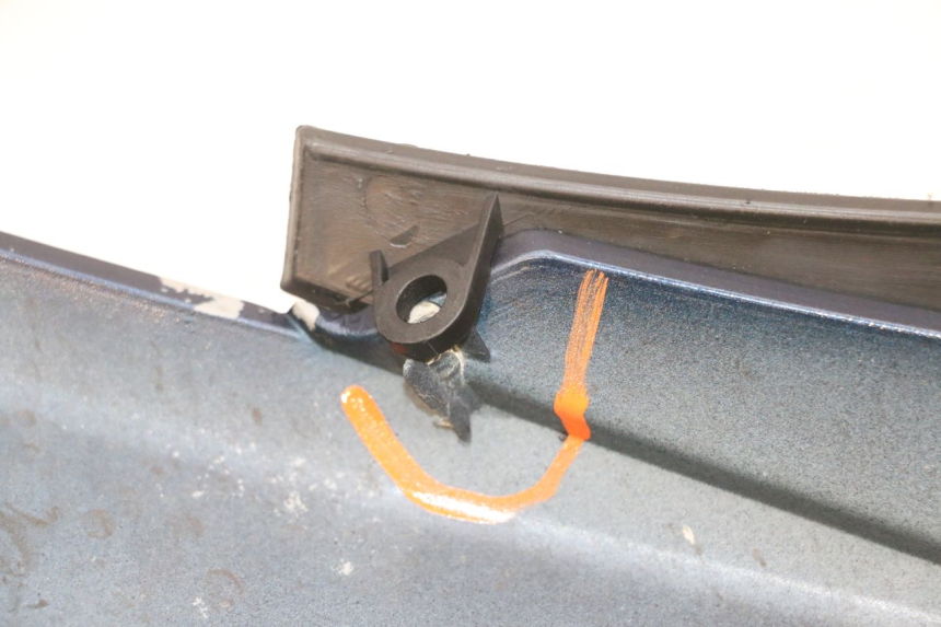 photo de CARENADO FRONTAL BAJO PIAGGIO MP3 RL 250 (2007 - 2010) - Características distintivas