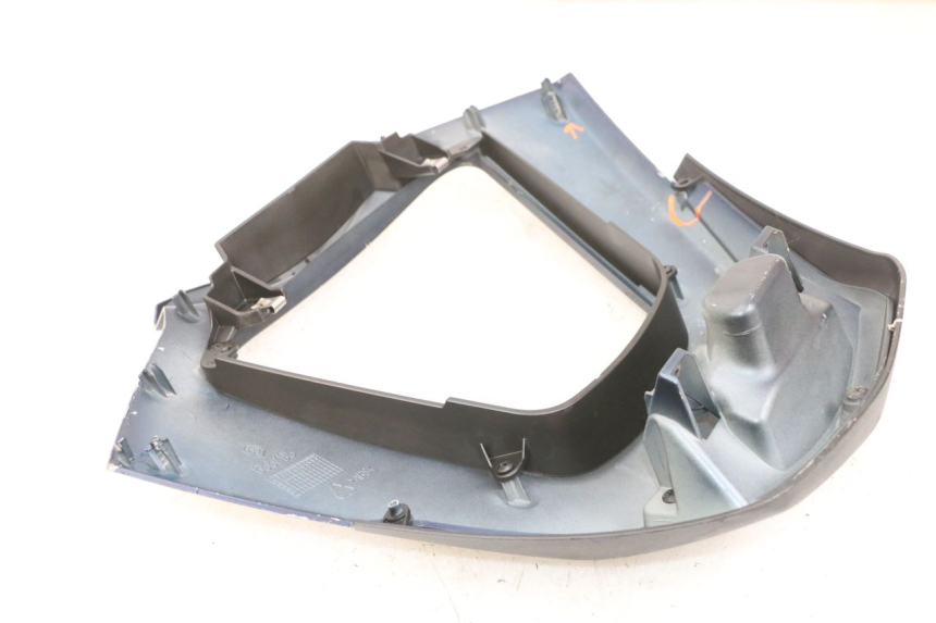 photo de CARENADO FRONTAL BAJO PIAGGIO MP3 RL 250 (2007 - 2010) - Detalles de los puntos de fijación