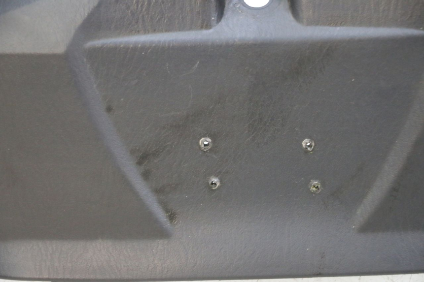 photo de CARENADO FRONTAL INTERIOR SUZUKI BURGMAN EXECUTIVE ABS 650 (2006 - 2012) - Detalles de los puntos de fijación