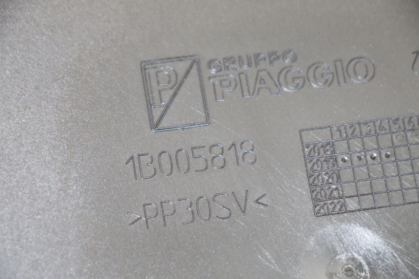 photo de CARENADO FRONTAL INTERIOR PIAGGIO MP3 HPE 350 (2018 - 2020) - Vista general del producto