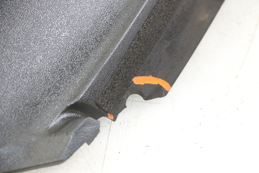 photo de CARENADO FRONTAL INTERIOR SUZUKI BURGMAN 125 (2018 - 2021)