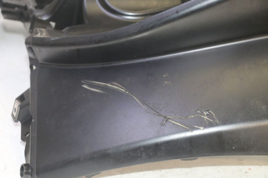 photo de CARENADO FRONTAL PIAGGIO MP3 HPE 350 (2018 - 2020) - Primer plano técnico