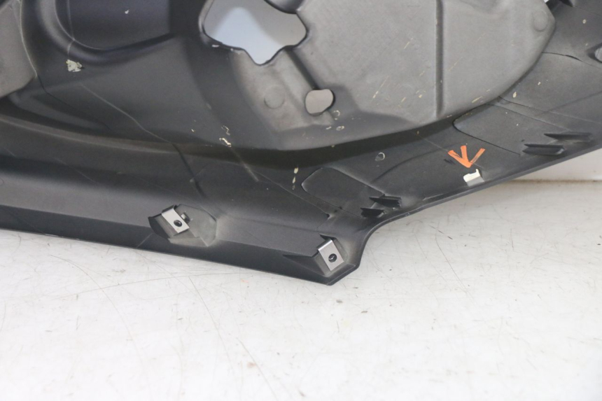 photo de CARENADO FRONTAL PIAGGIO MP3 HPE 300 (2019 - 2026) - Zoom sobre los componentes