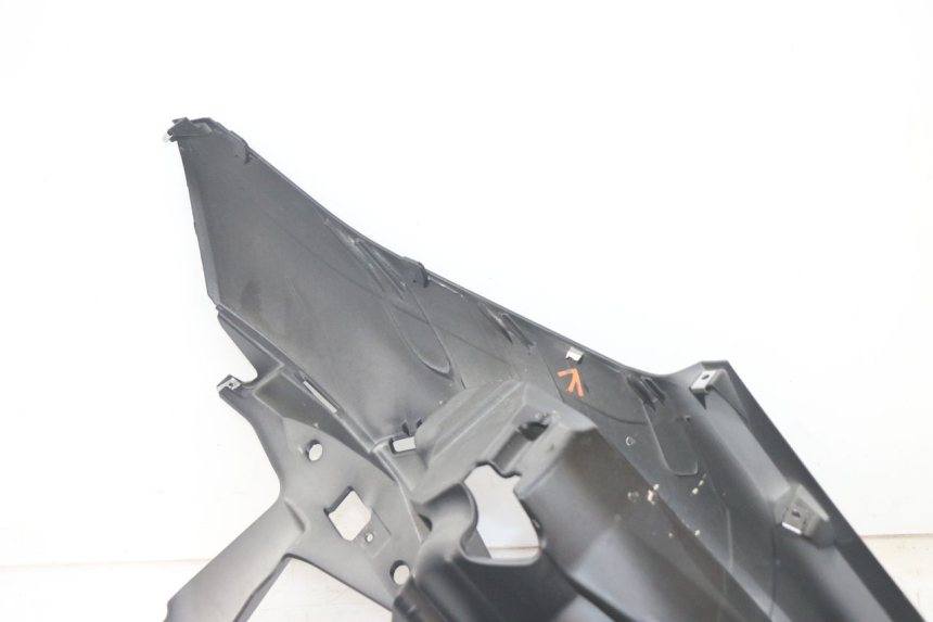 photo de CARENADO FRONTAL PIAGGIO MP3 HPE 300 (2019 - 2026) - Primer plano técnico