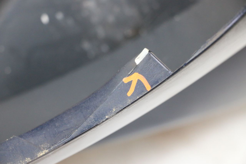 photo de CARENADO FRONTAL PIAGGIO MP3 RL 250 (2007 - 2010) - Detalles de los puntos de fijación