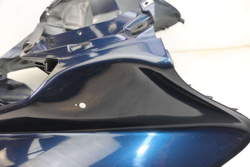 photo de CARENADO FRONTAL PIAGGIO MP3 RL 250 (2007 - 2010) - Características distintivas