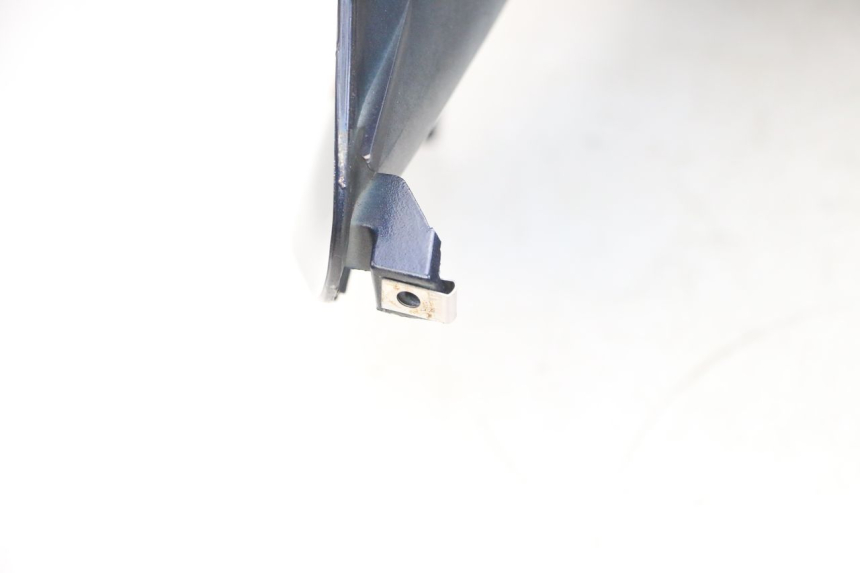 photo de CARENADO FRONTAL PIAGGIO MP3 RL 250 (2007 - 2010) - Enfoque en la estructura