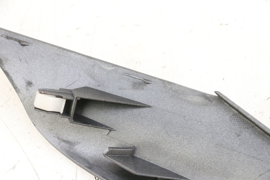 photo de CARCASA DELANTERA SUPERIOR SUZUKI BURGMAN 650 (2013 - 2020)