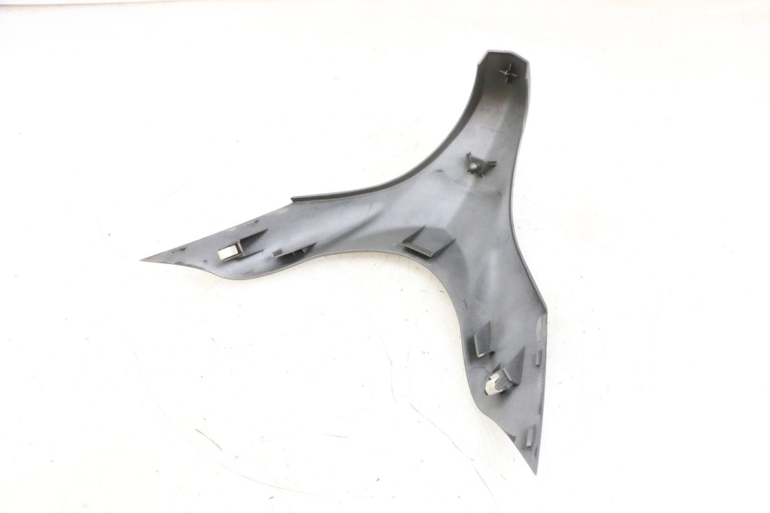 photo de CARCASA DELANTERA SUPERIOR SUZUKI BURGMAN 650 (2013 - 2020)