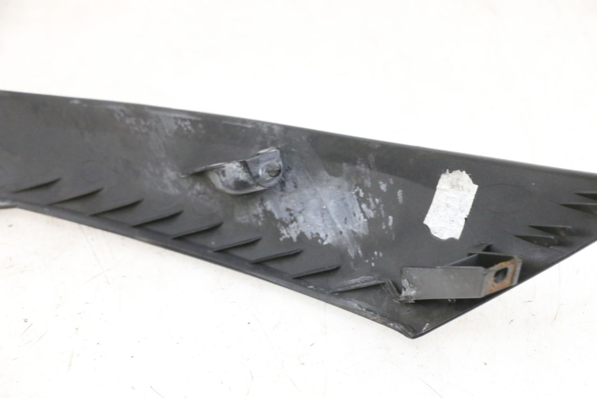 photo de CARENADO FRONTAL SUPERIOR SUZUKI BURGMAN 125 (2007 - 2014) - Detalle de la pieza