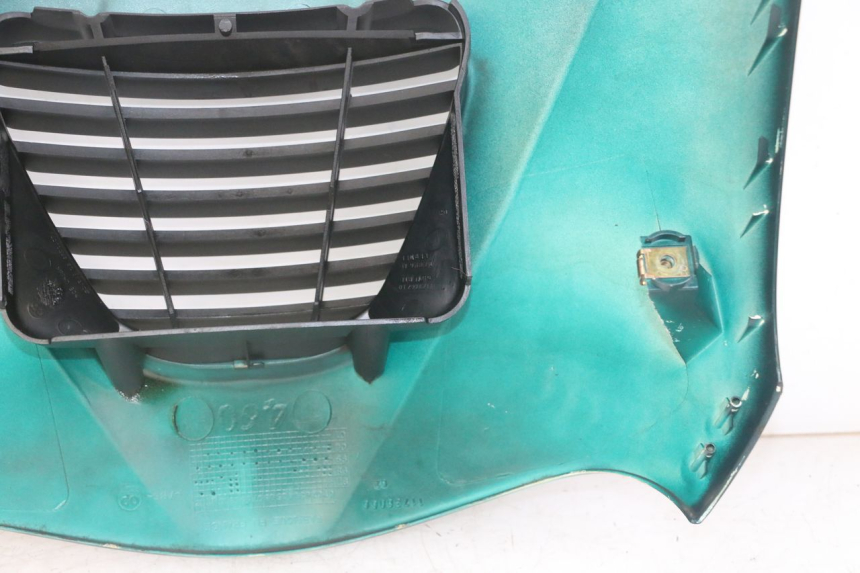 photo de CARENADO FRONTAL SUPERIOR PEUGEOT ELYSEO 125 (1999 - 2004)