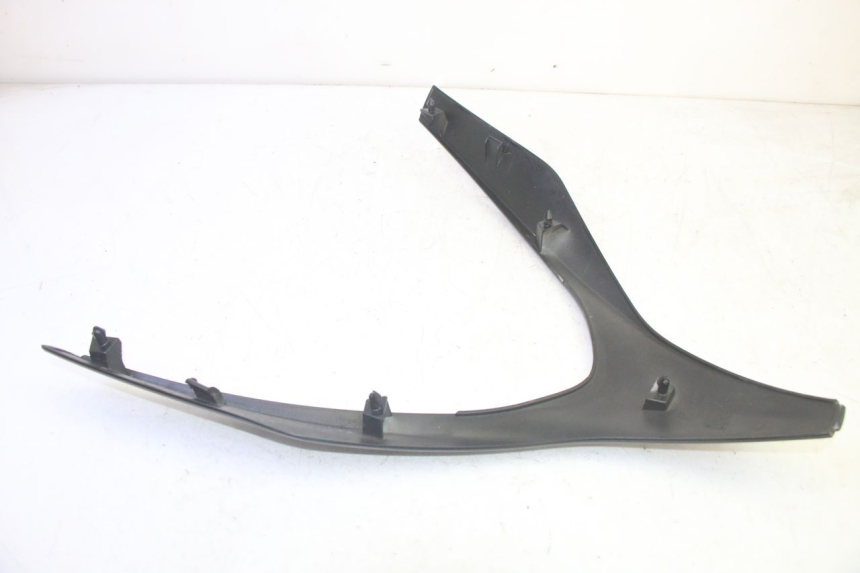 photo de CARENADO FRONTAL SUPERIOR PIAGGIO MP3 HPE 350 (2018 - 2020) - Otra perspectiva