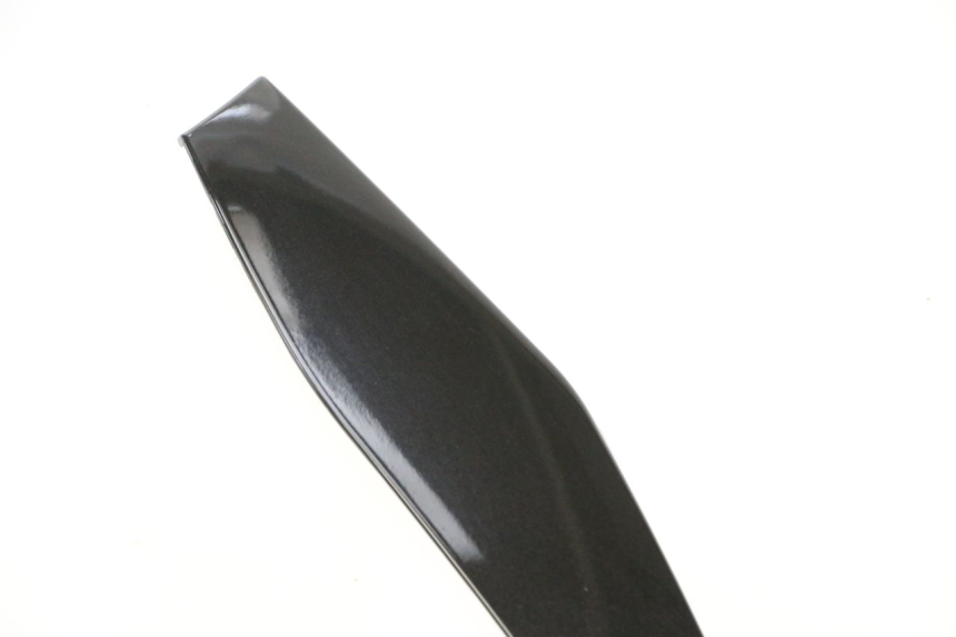 photo de CARENADO FRONTAL SUPERIOR PIAGGIO MP3 LT 300 (2010 - 2016) - Características distintivas