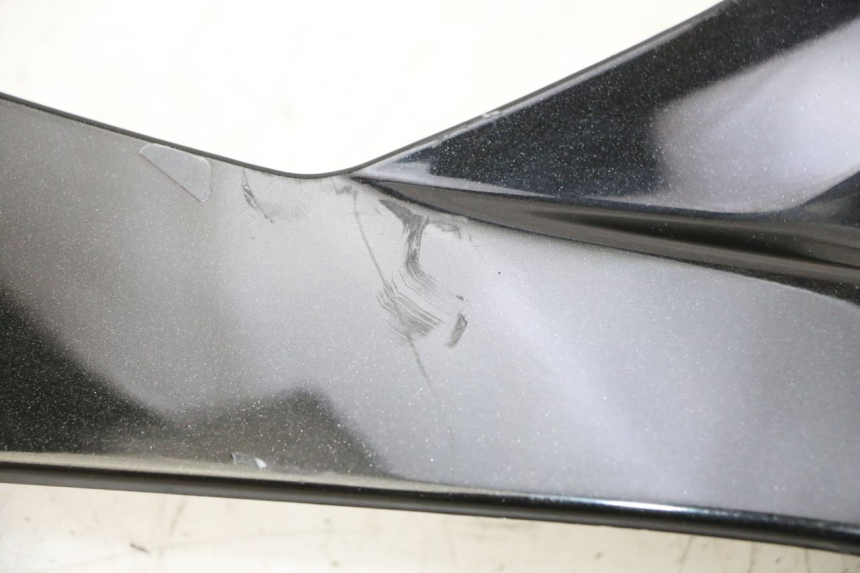 photo de CARENADO FRONTAL SUPERIOR PIAGGIO MP3 LT 300 (2010 - 2016) - Estado de la superficie y material