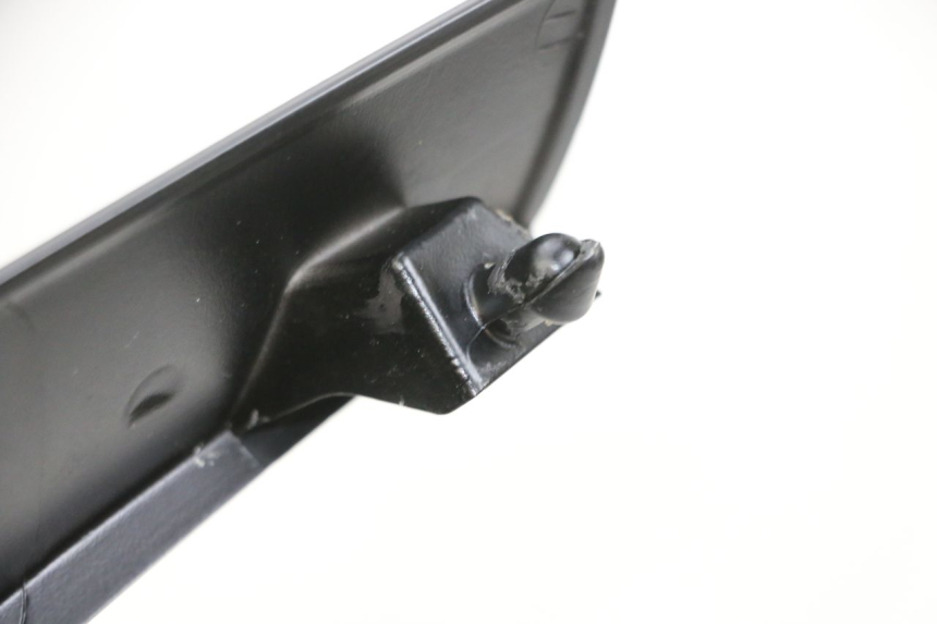 photo de CARENADO FRONTAL SUPERIOR PIAGGIO MP3 500 (2016 - 2018) - Detalle de la pieza