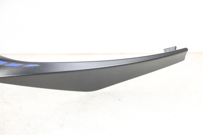 photo de CARENADO FRONTAL SUPERIOR PIAGGIO MP3 500 (2016 - 2018) - Características distintivas