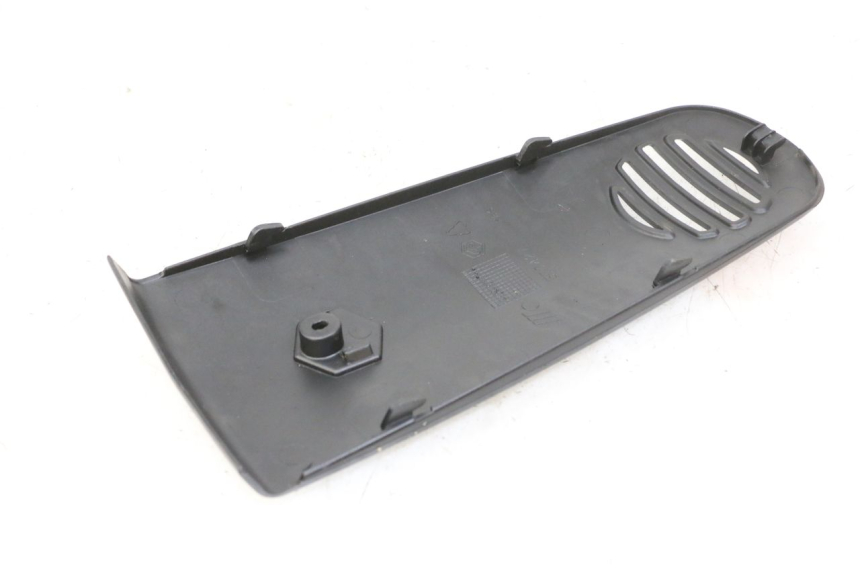 photo de CARENADO FRONTAL SUPERIOR PIAGGIO VESPA GRANTURISMO 200 (2004 - 2005)