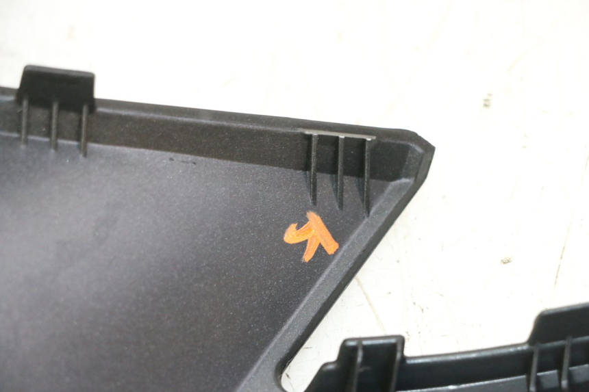 photo de CARENADO FRONTAL SUPERIOR YAMAHA XMAX X-MAX 125 (2021 - 2025)