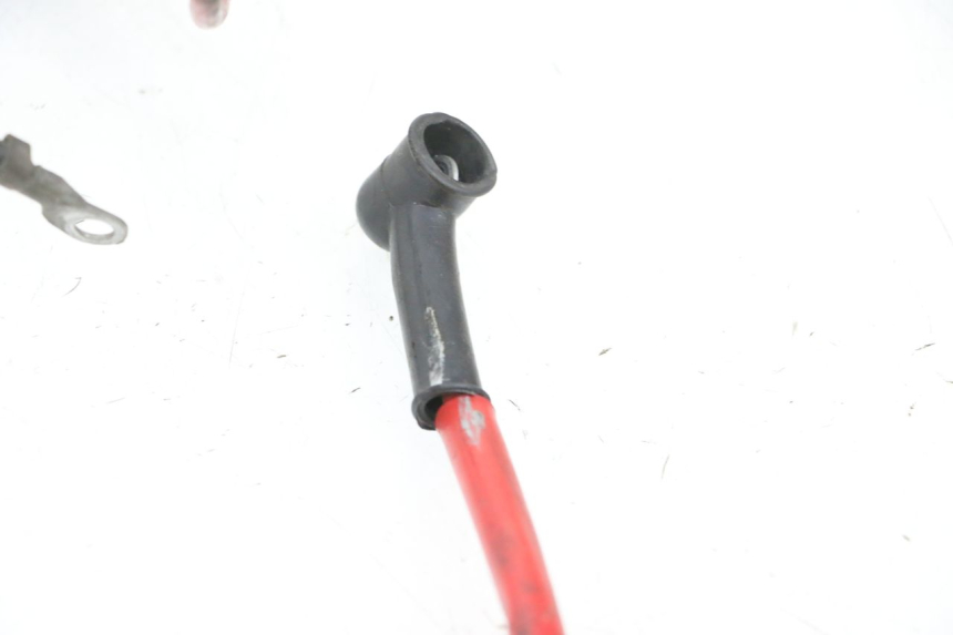 photo de CABLEADO DE LA BATERíA YAMAHA YP MAJESTY 125 (2002 - 2006) - Primer plano técnico